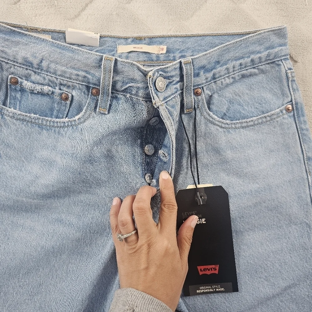 Levi's Wedgie High Rise Jean Womens 28 Button Fly Blue Rigid Denim
